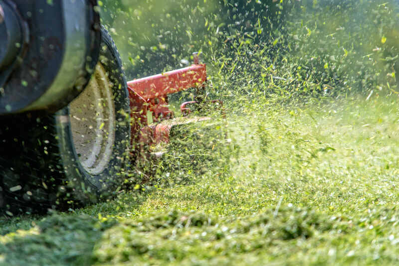 5 Reasons You Need a Lawn Chute Blocker (And Why the Green Guard Is the Best Choice)